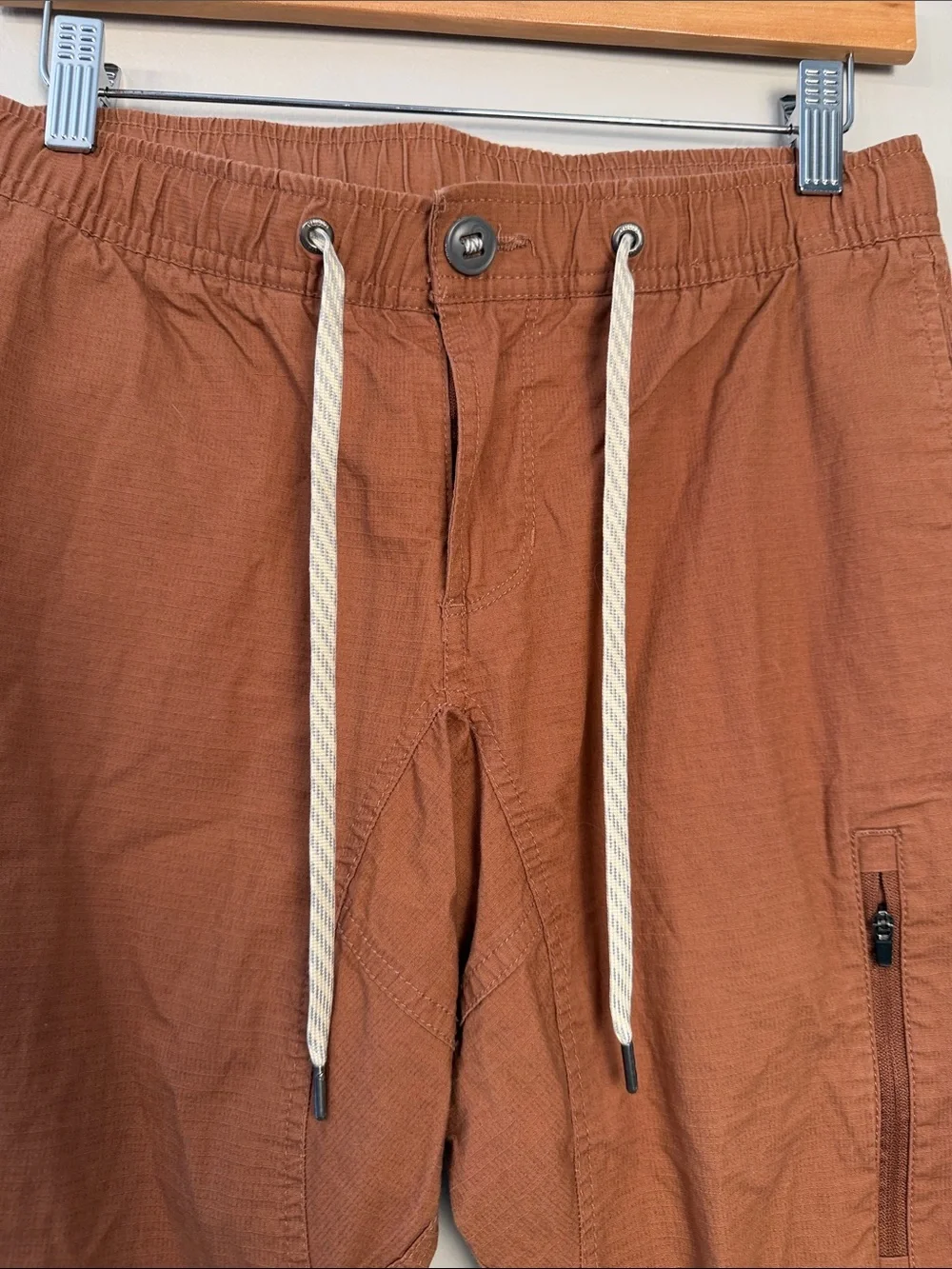 Vuori Men's Rust Orange RipstopCargo Drawstring Pants size small